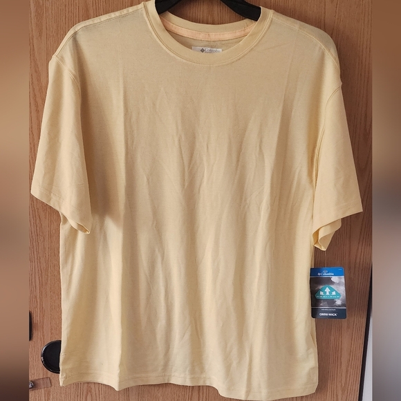 Columbia Women's  Yellow T-Shirt - Picture 1 of 5